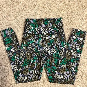 Offline by Aerie size small printed high waisted leggings